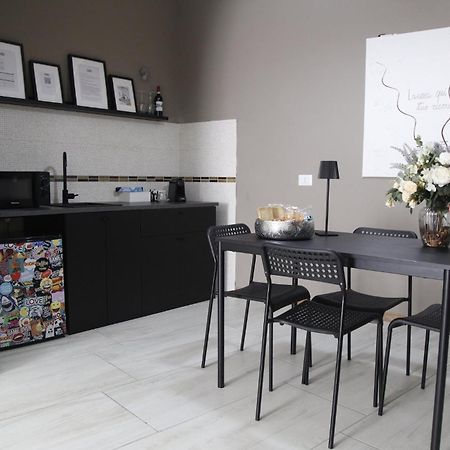 Grey Apartment Caiazzo Esterno foto