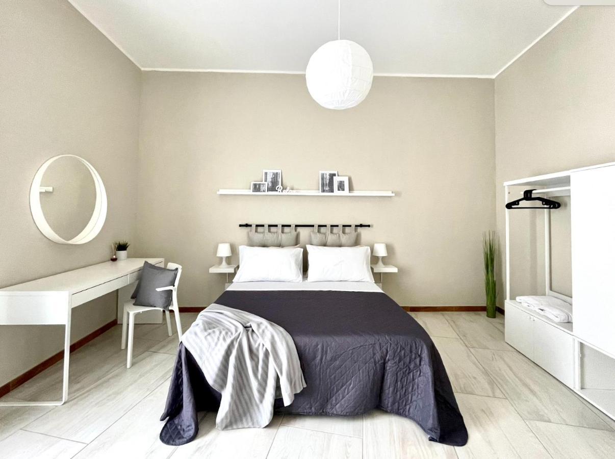Grey Apartment Caiazzo Esterno foto