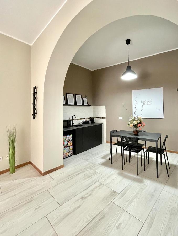Grey Apartment Caiazzo Esterno foto